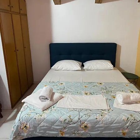 Apartament The Filoxenia Apartments, Nikiana