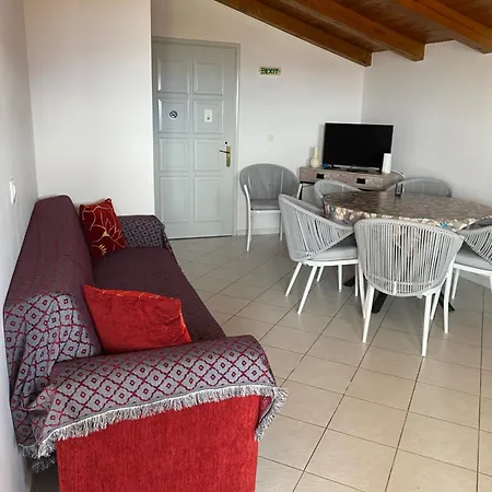 The Filoxenia Apartments, Daire Nikiana