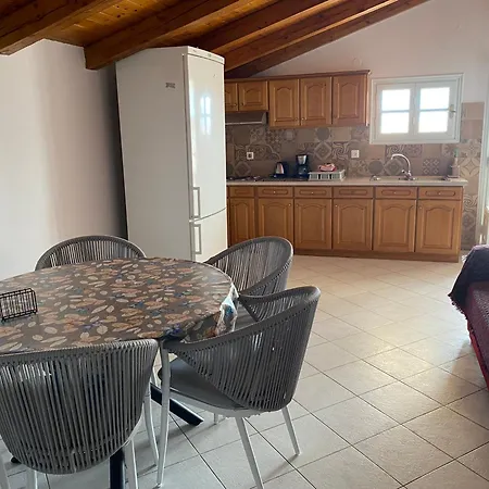 The Filoxenia Apartments, Nikiana
