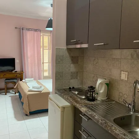 The Filoxenia Apartments, Nikiana
