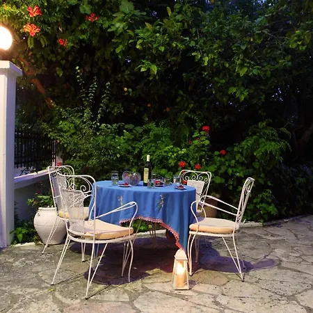 Daire The Filoxenia Apartments, Nikiana