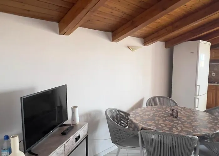The Filoxenia Apartments, * Nikiana